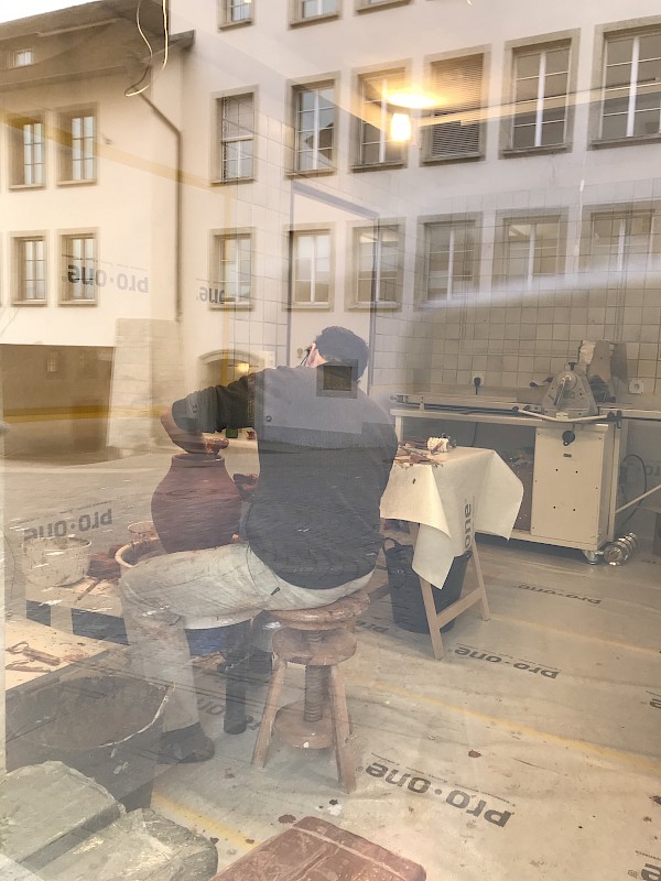 David Trueb an der Drehscheibe, Foto Sadhyo