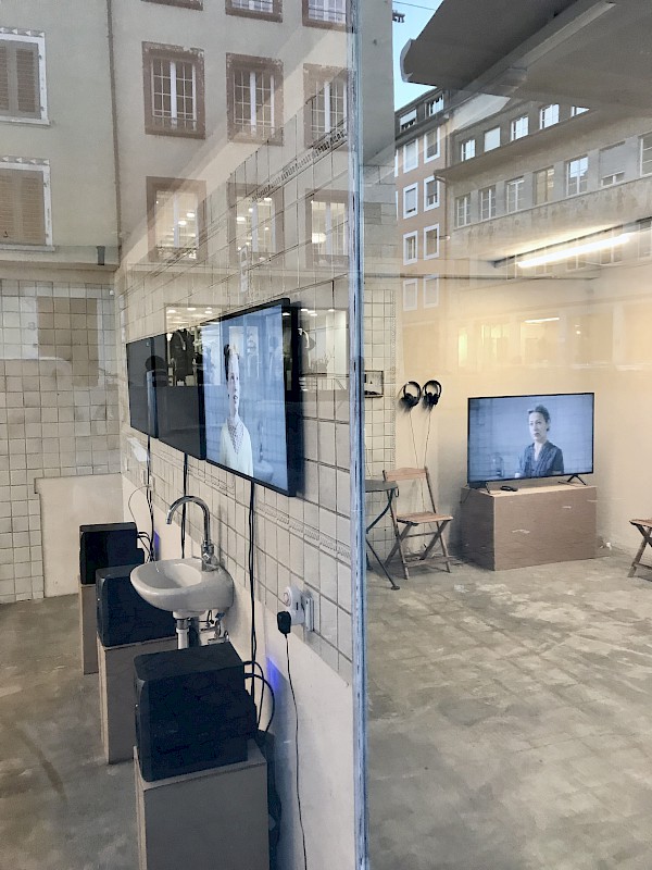 Ausstellungsansicht von aussen