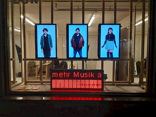 whatdoyouseeme, Installationsansicht von aussen