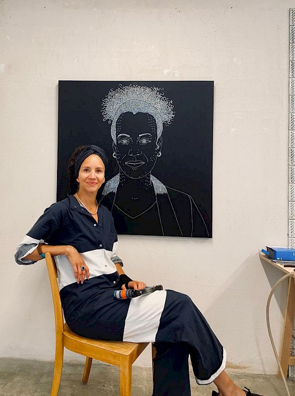 Sasha Huber an der Arbeit im Eck, Foto Petri Saariko